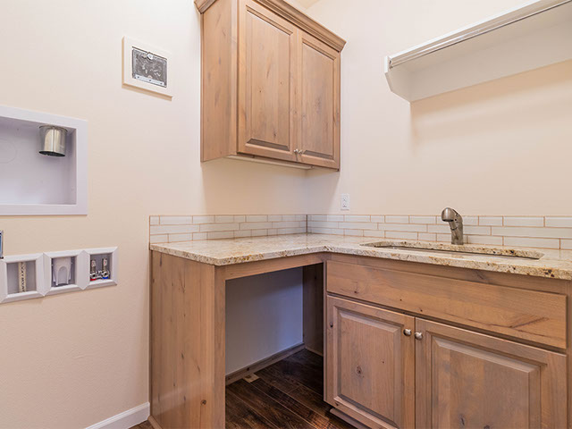 New homes in Silver Lake, WA. Presented by Cano Real Estate. 2208 square foot plan